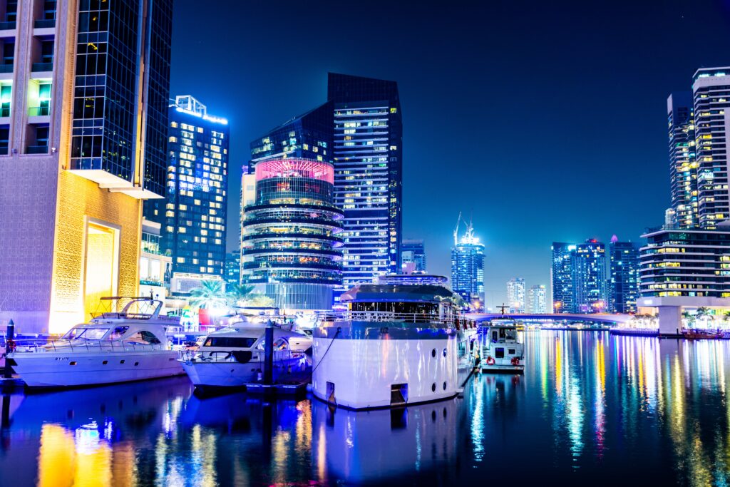 Dubai Marina - Waterfront Charm