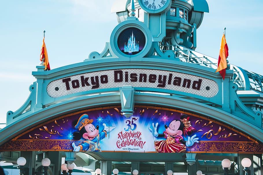 5 Best Disneylands Across The World for Unforgettable Family Adventures
